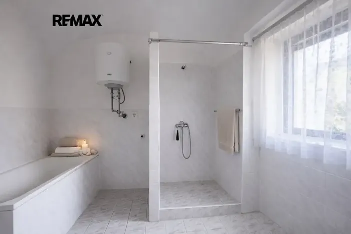 Prodej rodinného domu, Kozojedy, 240 m2