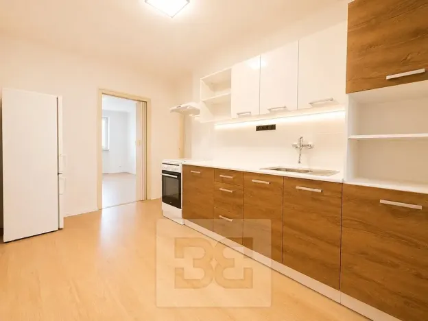 Pronájem bytu 2+1, Zlín, Benešovo nábřeží, 55 m2