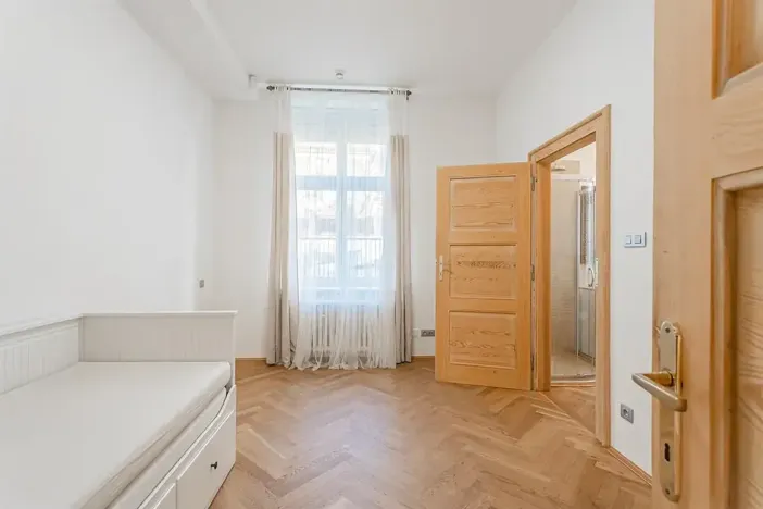 Pronájem bytu 4+1, Praha - Vinohrady, Hradešínská, 120 m2
