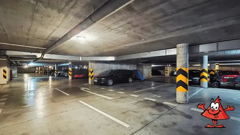 Pronájem garážového stání, Praha - Troja, Hnězdenská, 15 m2