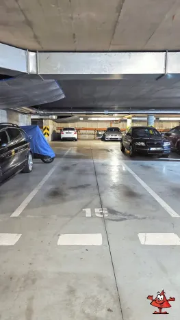 Pronájem garážového stání, Praha - Troja, Hnězdenská, 15 m2