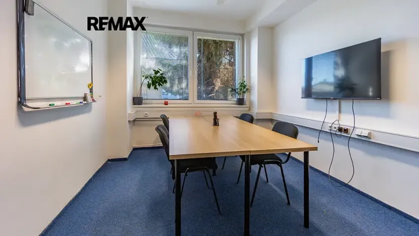 Pronájem kanceláře, Česká Lípa, Děčínská, 350 m2