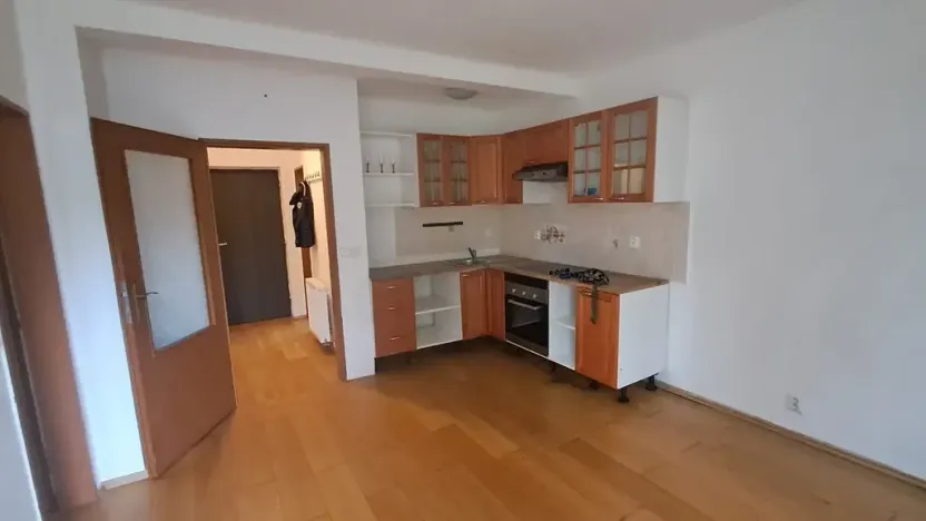 Prodej bytu 2+kk, Holubice, Za Dvorem, 45 m2