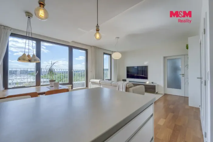 Prodej bytu 3+kk, Praha - Vysočany, Sousedíkova, 72 m2