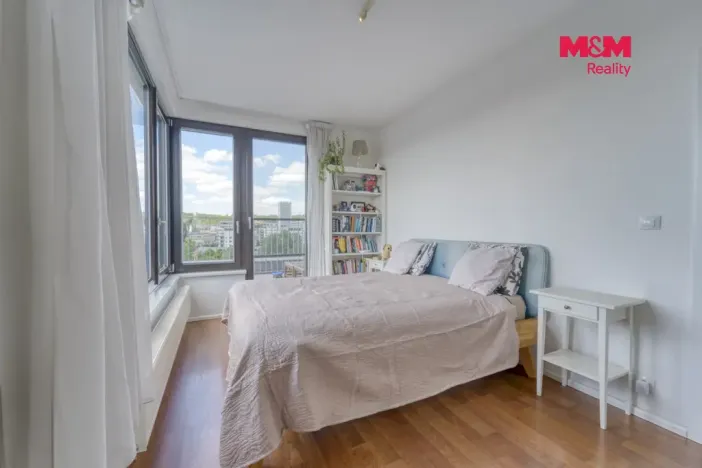 Prodej bytu 3+kk, Praha - Vysočany, Sousedíkova, 72 m2
