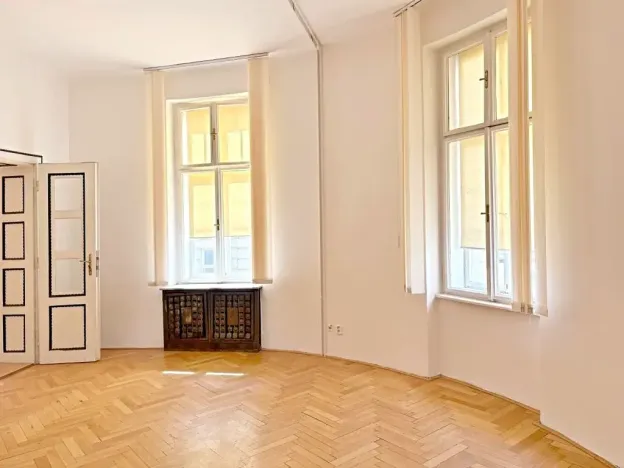 Pronájem kanceláře, Brno, Křížová, 235 m2