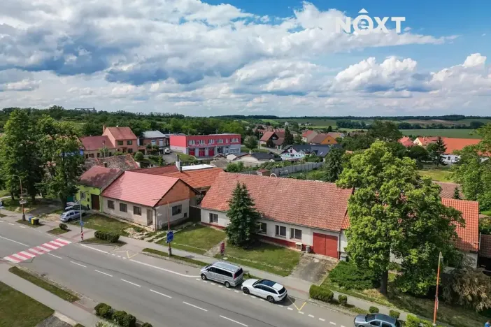 Prodej rodinného domu, Drnholec, nám. Svobody, 210 m2