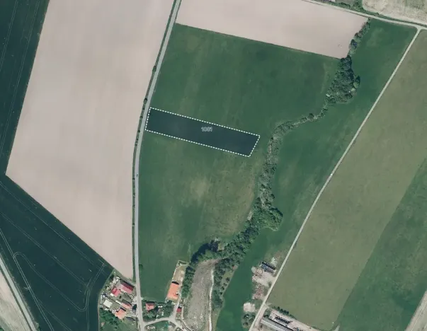 Prodej pole, Uhersko, 11302 m2