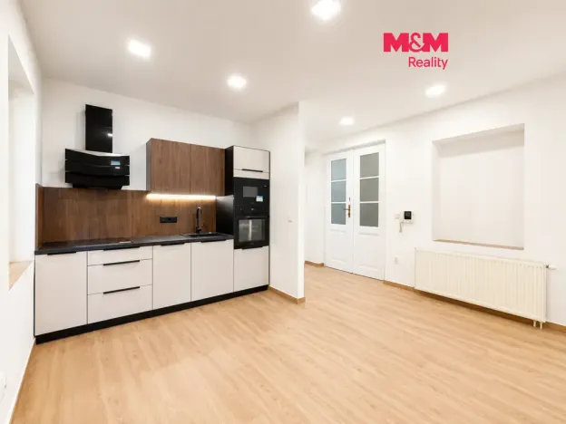 Pronájem bytu 3+1, Karviná - Fryštát, Masarykovo nám., 120 m2