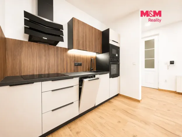 Pronájem bytu 3+1, Karviná - Fryštát, Masarykovo nám., 120 m2