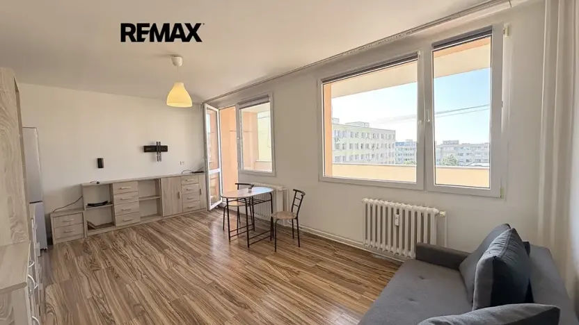 Pronájem bytu 1+kk, Kladno, Francouzská, 40 m2