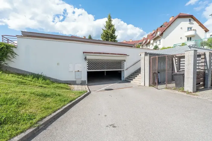 Prodej garážového stání, Brno, Högrova, 11 m2
