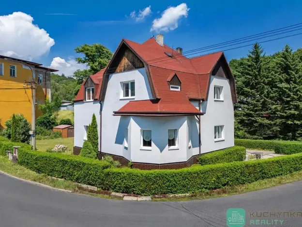 Prodej vícegeneračního domu, Hrob, 346 m2