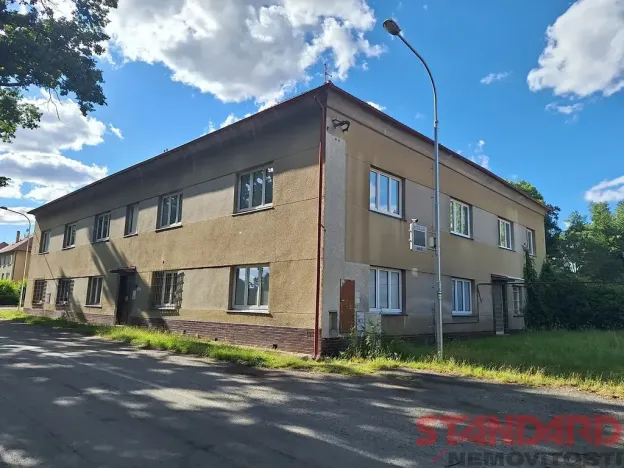 Pronájem komerční nemovitosti, Lužany, 64 m2