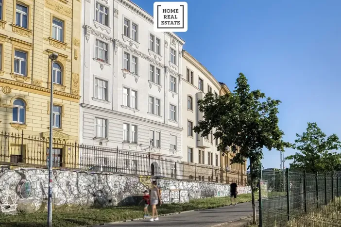 Prodej bytu 3+1, Praha - Žižkov, Příběnická, 85 m2