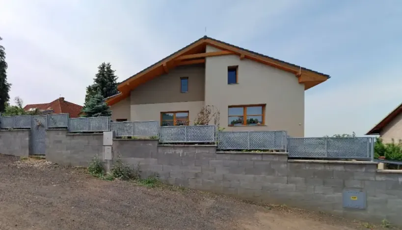 Pronájem bytu 3+1, Kostomlaty pod Milešovkou, Husova, 130 m2