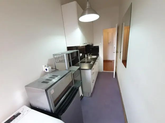 Pronájem bytu 1+1, Praha - Holešovice, Bubenská, 34 m2