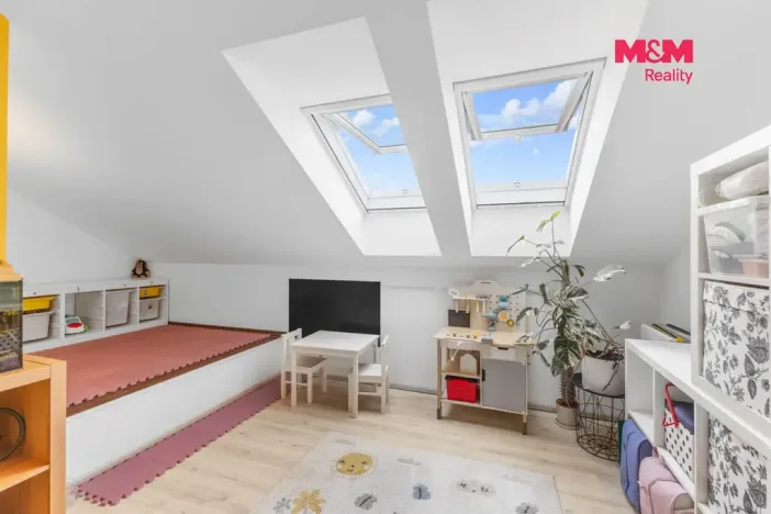 Prodej bytu 4+kk, Křížkový Újezdec - Čenětice, 158 m2