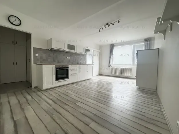 Pronájem bytu 2+kk, Slaný, Na Vavřinci, 33 m2