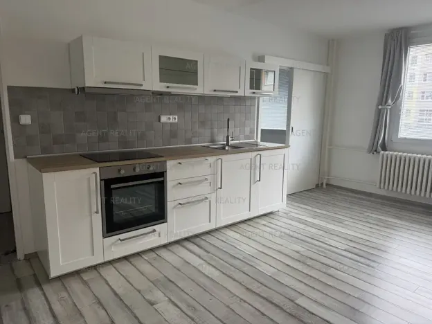 Pronájem bytu 2+kk, Slaný, Na Vavřinci, 33 m2