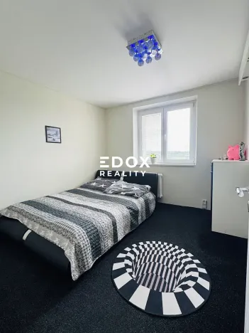 Prodej bytu 3+1, Říčany, Komenského náměstí, 64 m2