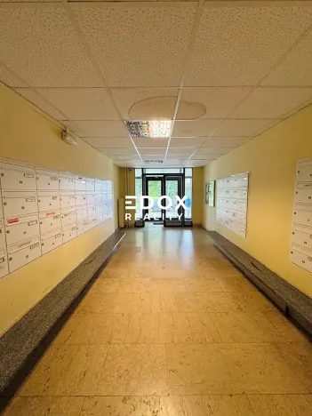 Prodej bytu 3+1, Říčany, Komenského náměstí, 64 m2