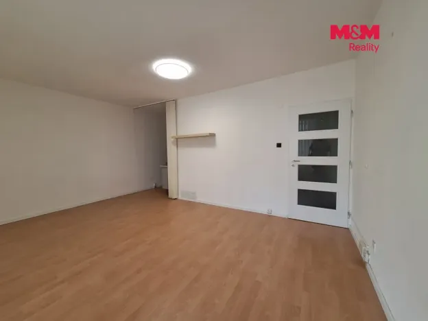 Pronájem bytu 1+kk, Chomutov, Březenecká, 30 m2
