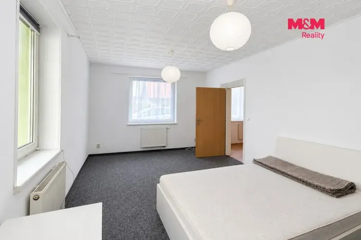 Pronájem bytu 1+1, Nová Role, U Plynárny, 38 m2