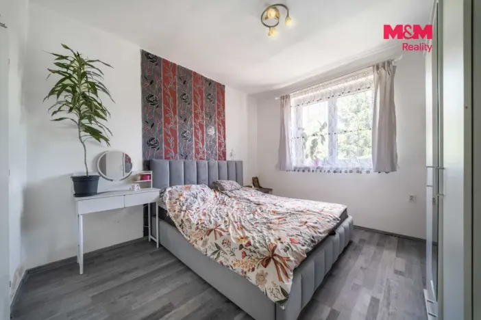Prodej bytu 3+1, Suchomasty, 74 m2