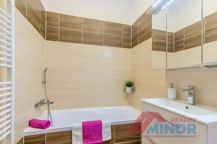 Prodej bytu 3+1, Slaný, Ouvalova, 94 m2