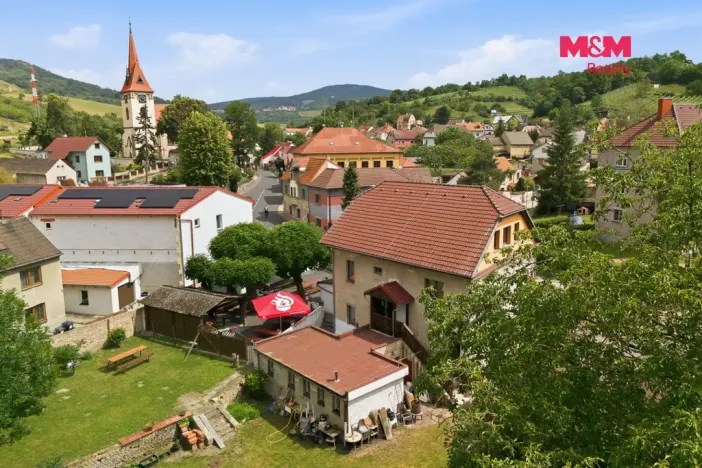 Prodej restaurace, Velké Žernoseky, 438 m2