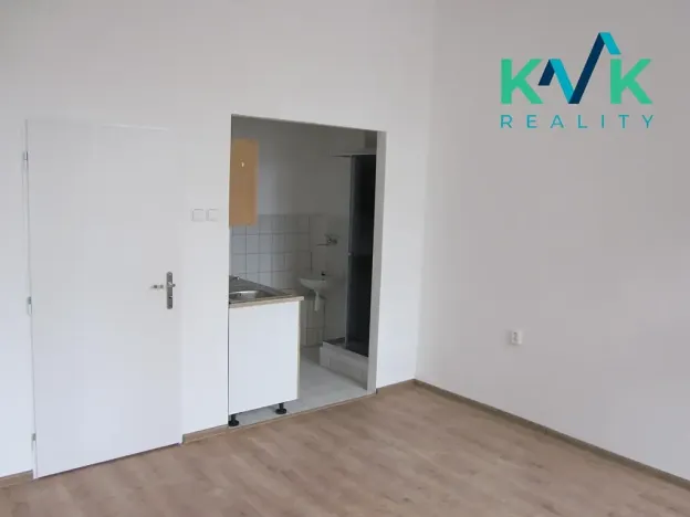 Pronájem bytu 1+kk, Karlovy Vary, Krále Jiřího, 22 m2