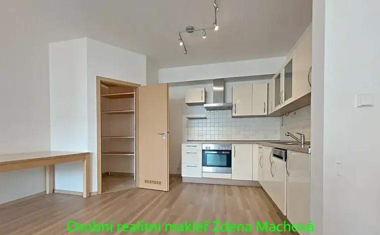 Pronájem bytu 2+kk, Praha - Strašnice, Gutova, 55 m2