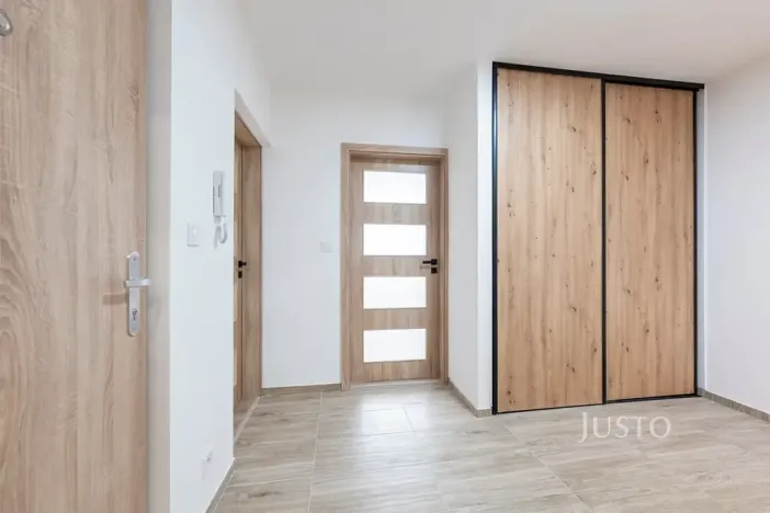 Pronájem bytu 2+1, Zlín, L. Váchy, 54 m2