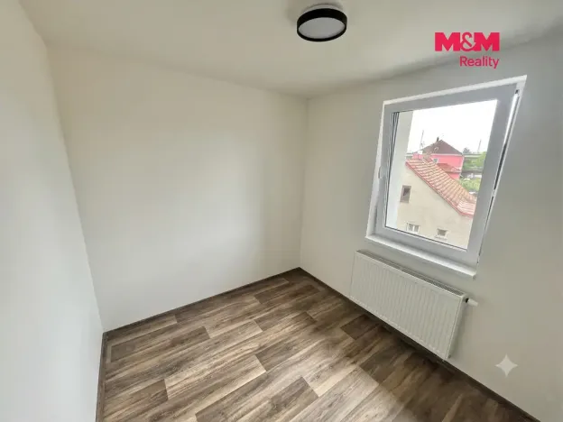 Pronájem bytu 2+kk, Tlučná, Tlučenská kolonie, 37 m2