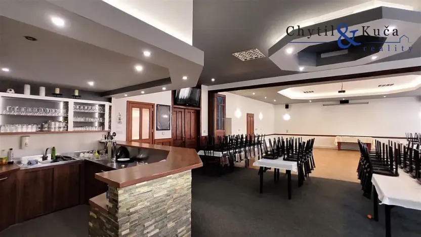 Pronájem restaurace, Stará Ves, 220 m2