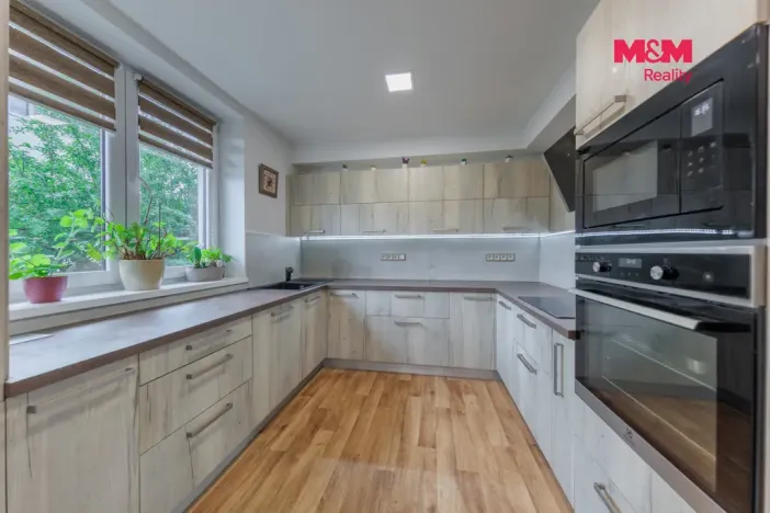 Prodej činžovního domu, Karlovy Vary - Dvory, V Lučinách, 330 m2