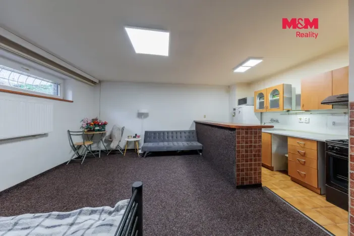 Prodej rodinného domu, Karlovy Vary - Dvory, V Lučinách, 330 m2
