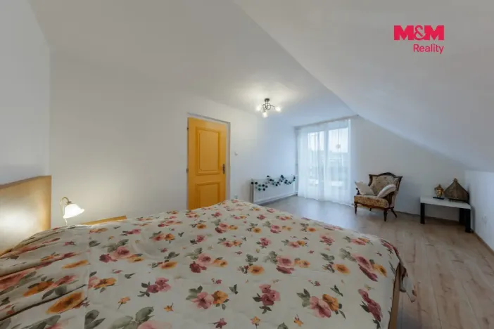 Prodej rodinného domu, Karlovy Vary - Dvory, V Lučinách, 330 m2