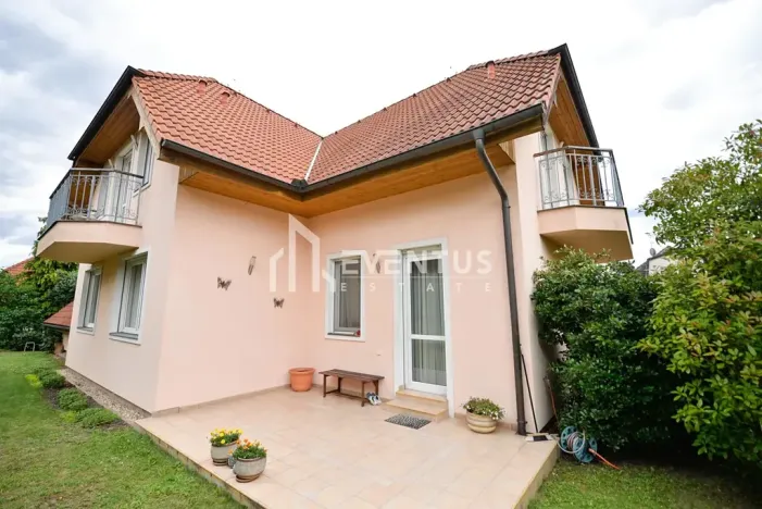 Prodej rodinného domu, Praha - Lysolaje, Nad Helmrovkou, 300 m2