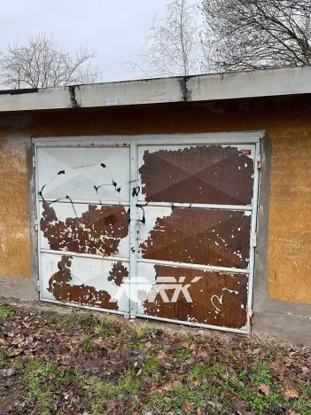 Pronájem garáže, Pardubice, K Židovskému hřbitovu, 18 m2