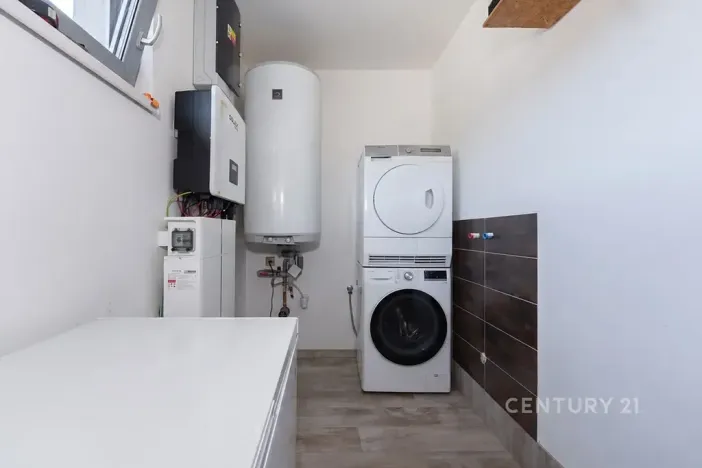 Pronájem rodinného domu, Lužice, 104 m2