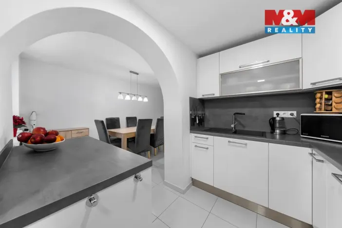 Prodej rodinného domu, Chlumec, Chlumecká, 260 m2