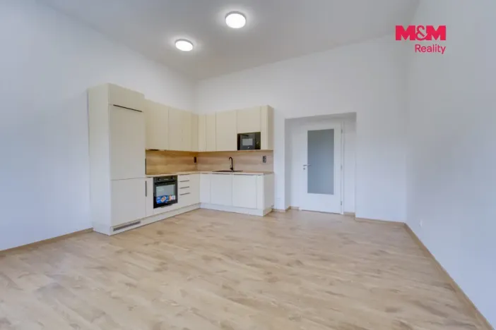 Pronájem bytu 2+kk, Plzeň - Jižní Předměstí, Kardinála Berana, 60 m2