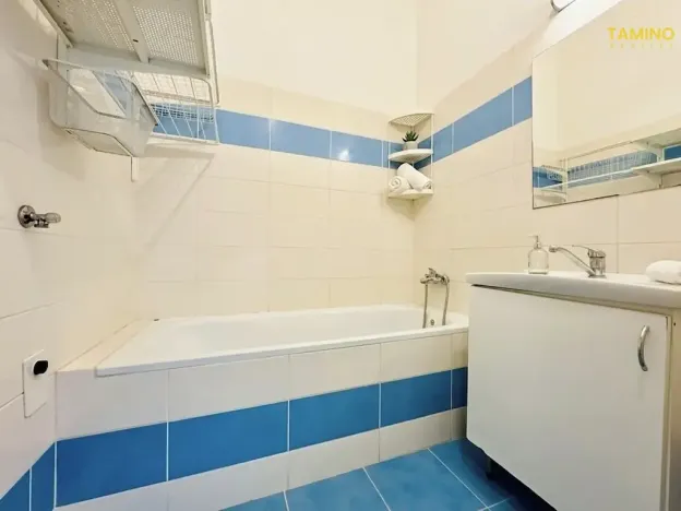 Pronájem bytu 2+1, Pardubice, náměstí Čs. legií, 70 m2