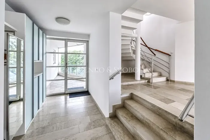 Prodej ordinace, Křižanov, Benešovo náměstí, 530 m2