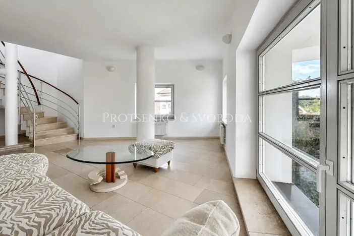 Prodej ordinace, Křižanov, Benešovo náměstí, 530 m2
