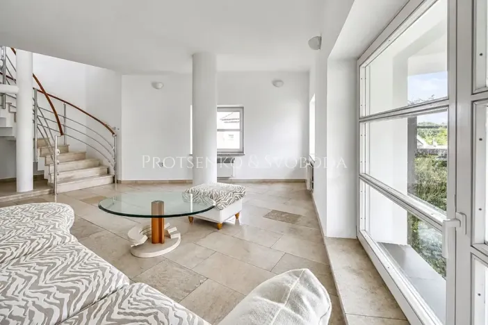Prodej vily, Křižanov, Benešovo náměstí, 530 m2