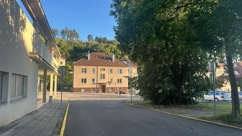 Pronájem garážového stání, Luhačovice, 13 m2