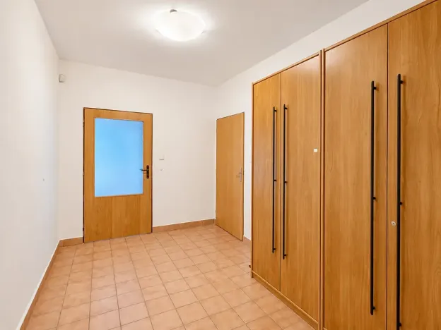 Pronájem kanceláře, Praha - Braník, U háje, 380 m2